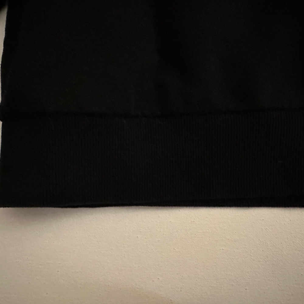 GARAGE Cropped open neck sweatshirt
Size XS
Black - Picture 5 of 5